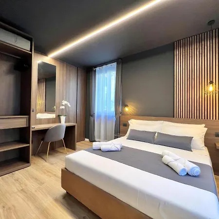 Prestige Duomo Apartment - Lake Como Exterior photo